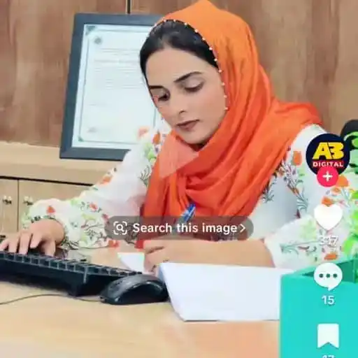 girls look — pakistan WhatsApp group